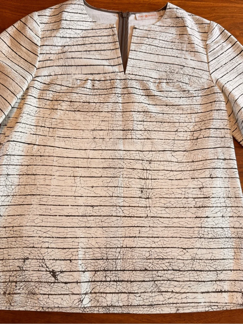 Tory Burch Cotton Crackled Stripe Top with Notched V Neckline Like New Sz 6